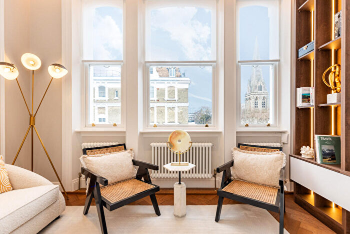 2 Bedroom Apartment For Sale In Redcliffe Square, London, SW10