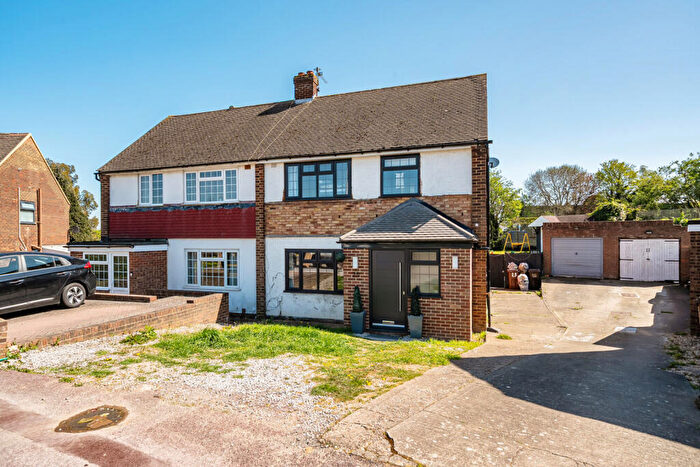 3 Bedroom Semi Detached House For Sale In Swale Road, Rochester, Kent, ME2