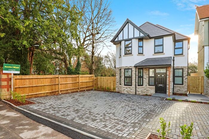 4 Bedroom Detached House For Sale In Alexandra Road, Lower Parkstone, Poole Dorset, BH14