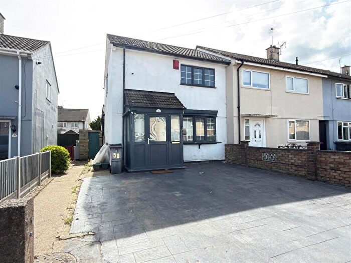 2 Bedroom End Of Terrace House For Sale In Bedale Drive, Beaumont Leys, Leicester, LE4