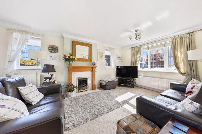 4 Bedroom Detached House For Sale In Somersby Avenue, Walton, S42