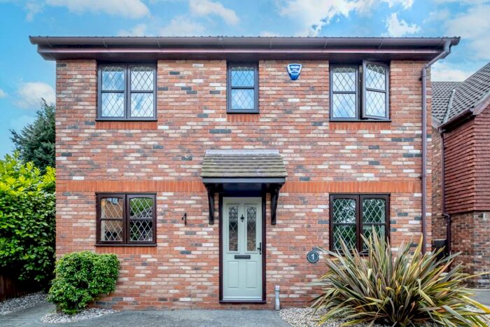 4 Bedroom Detached House To Rent In Hemmings Close Sidcup, DA14