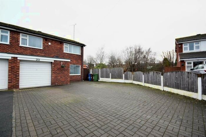 3 Bedroom End Of Terrace House To Rent In Royon Drive, Stockport, SK3