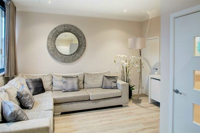 2 Bedroom Flat To Rent In Surrey Street, Norwich, NR1