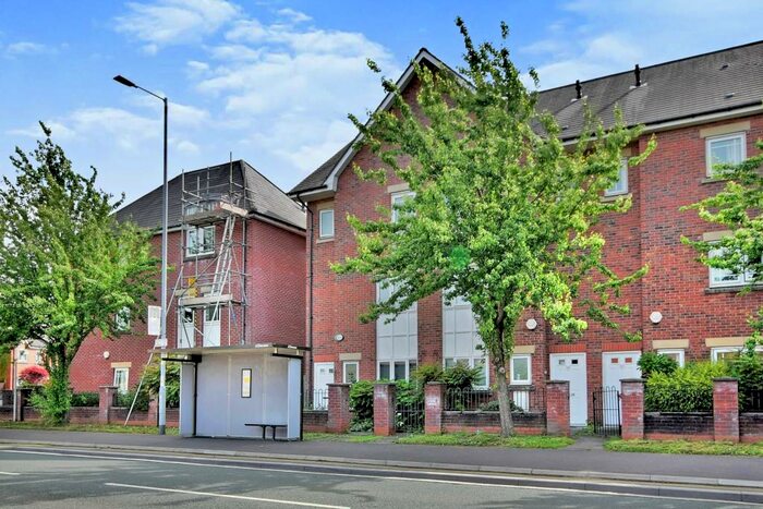 4 Bedroom Town House To Rent In Chorlton Road, Manchester, M15