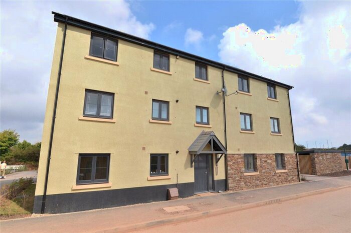 2 Bedroom Flat For Sale In Barton Way, Dartmouth, Devon, TQ6