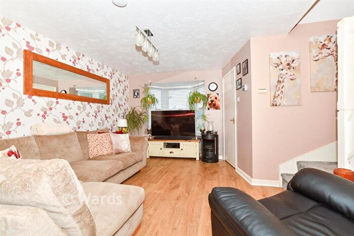 2 Bedroom Semi Detached House For Sale In Pine Place, Maidstone, Kent, ME15