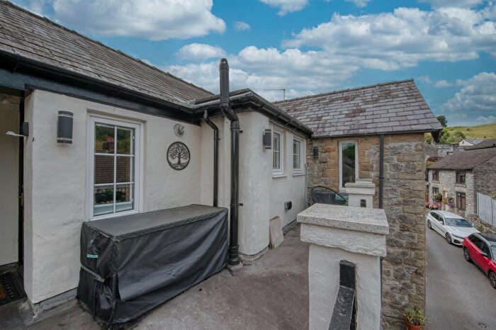 2 Bedroom Apartment For Sale In The Bank, Stoney Middleton, Hope Valley, S32