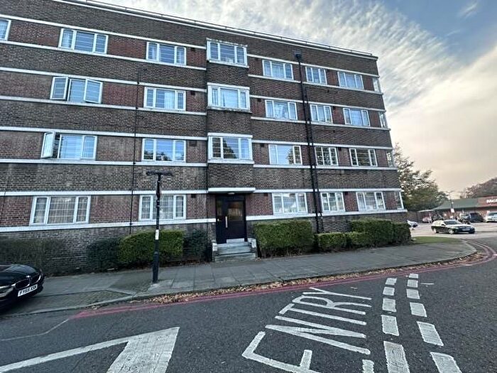 3 Bedroom Flat To Rent In London Road, Thornthon Heath, Croydon, CR7
