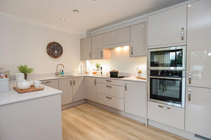 2 Bedroom Flat To Rent In Castle View Retirement Village, Helston Lane, SL4