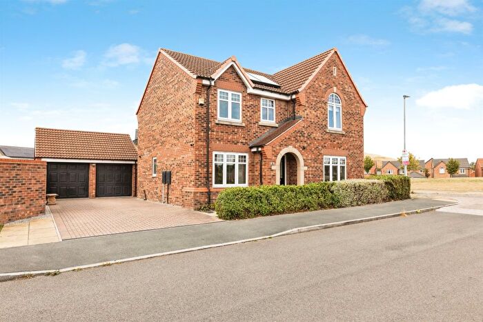 4 Bedroom Detached House For Sale In Longwall Way, Pontefract, WF8