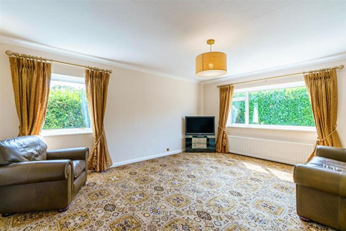 2 Bedroom Detached Bungalow For Sale In Fellside Road, Whickham, NE16