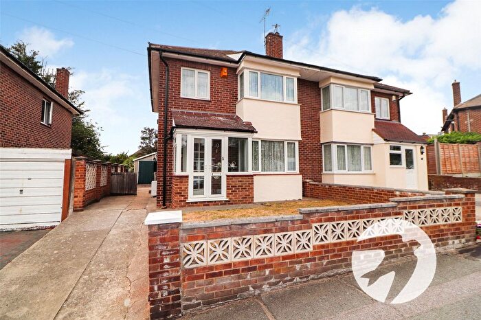 3 Bedroom Semi-Detached House For Sale In Alderney Road, Erith, DA8