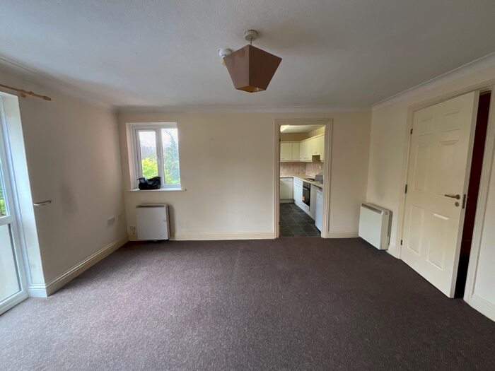 2 Bedroom Flat To Rent In Garstang Road, Preston, Lancashire, PR1