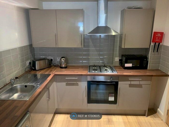 3 Bedroom Flat To Rent In High Park Street, Liverpool, L8