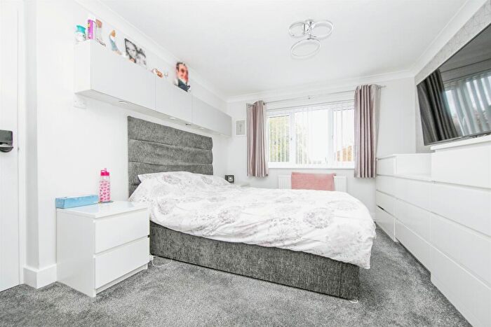 3 Bedroom End Of Terrace House For Sale In Magnolia Drive, Colchester, CO4