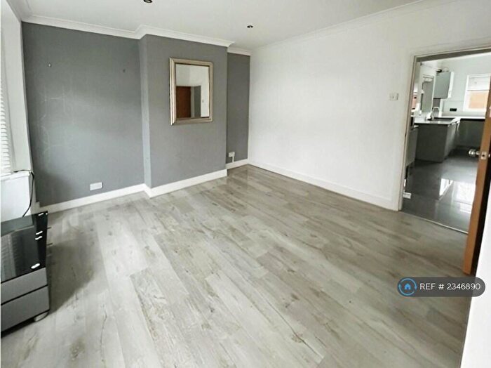3 Bedroom End Of Terrace House To Rent In Varley Road, London, E16