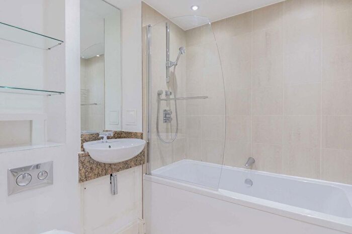 1 Bedroom Flat To Rent In Vauxhall Bridge Road, London, SW1V