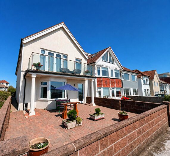 2 Bedroom Flat For Sale In Marine Parade East, Lee-On-The-Solent, PO13
