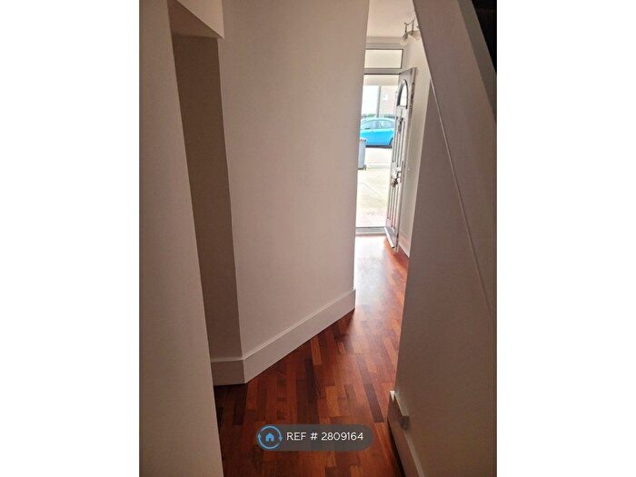 2 Bedroom Terraced House To Rent In Dagenham, Dagenham, RM8