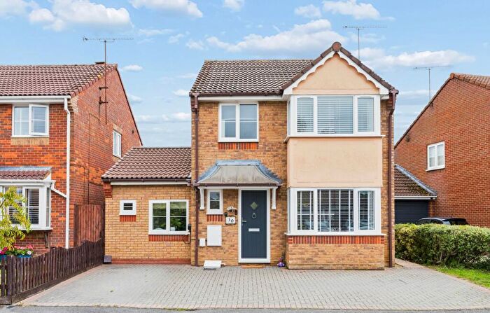 3 Bedroom Detached House For Sale In Knights Templars Green, Stevenage, SG2