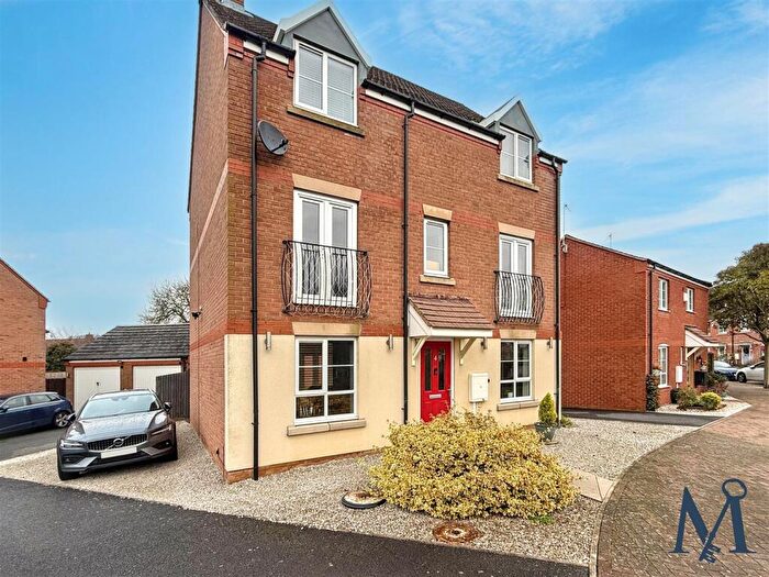 5 Bedroom Detached House For Sale In Clover Way, Syston, Leicester, LE7