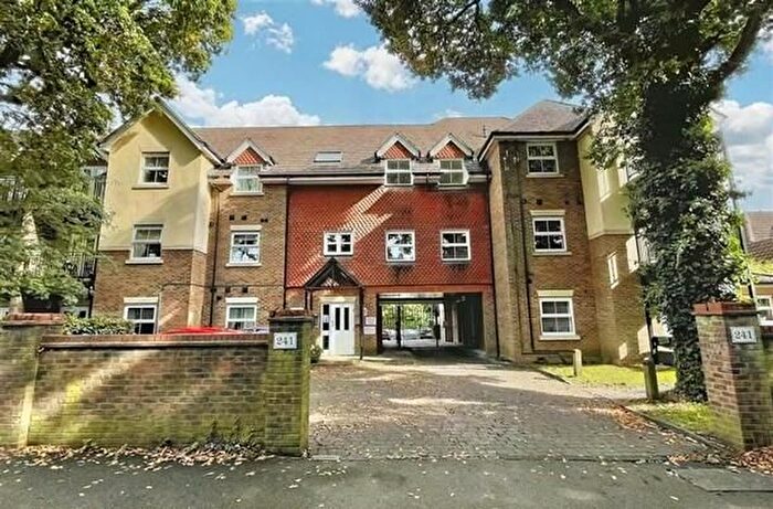2 Bedroom Flat For Sale In Simpkins Court, Eastleigh, SO53