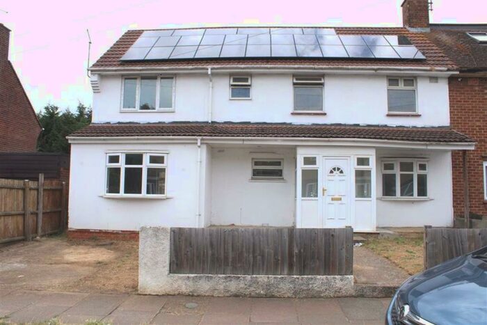 5 Bedroom Semi-Detached House To Rent In Eastern Avenue South, Northampton, NN2