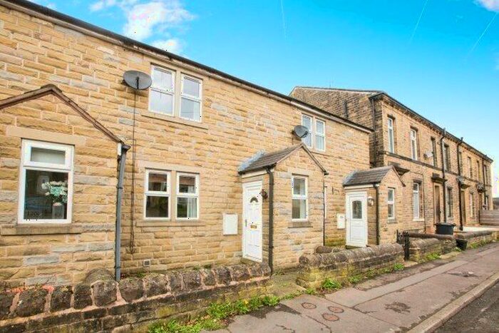 3 Bedroom Property To Rent In Greetland, Halifax, HX4