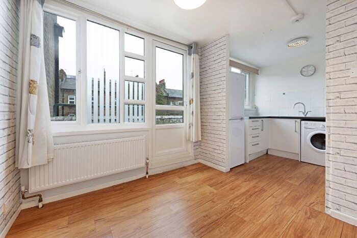 2 Bedroom Flat For Sale In Heather Walk, North Kensington, W10