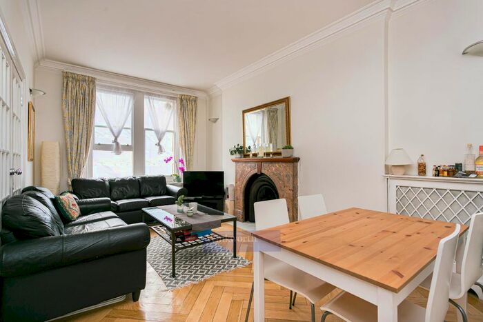 3 Bedroom Flat To Rent In Stafford Place, London, SW1E