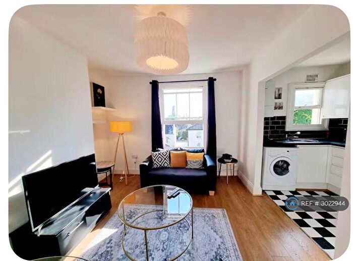 1 Bedroom Flat To Rent In Grove Road, London, E3