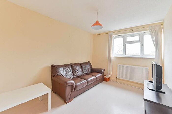 1 Bedroom Flat For Sale In Gideon Road, Battersea, London, SW11