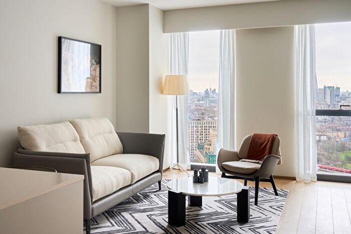 1 Bedroom Flat To Rent In Nine Elms Lane, London, SW8