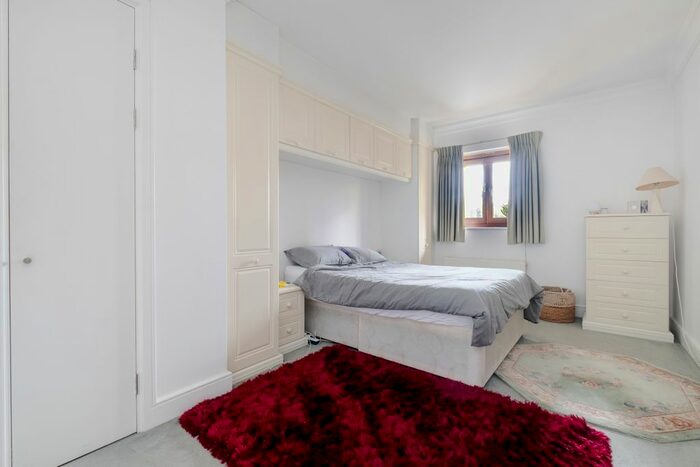 1 Bedroom Flat To Rent In Teal Court, St Katherine Docks, E1W