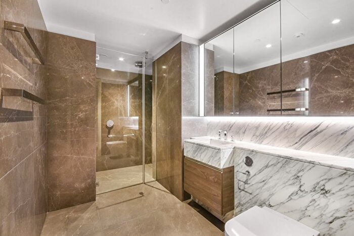 3 Bedroom Flat To Rent In Thames City, London, SW8
