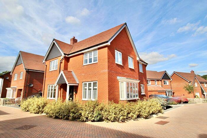 4 Bedroom Detached House To Rent In St. Andrews Road, Botley, SO32