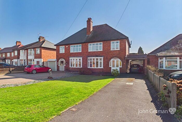 3 Bedroom Semi-Detached House For Sale In Church Road, Stretton, DE13