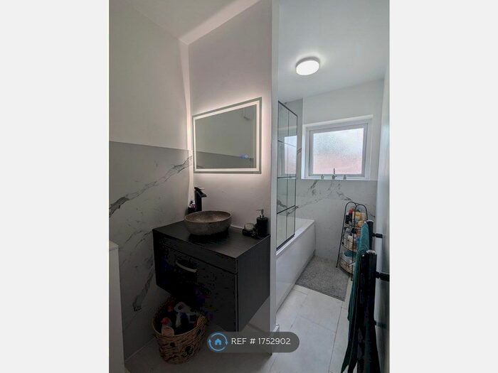 3 Bedroom Detached House To Rent In Wych Elm Drive, Leamington Spa, CV31