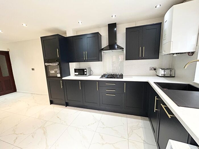 4 Bedroom Semi Detached House To Rent In Worsley Road, Eccles, M30