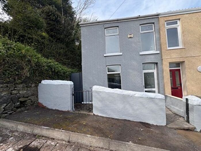 2 Bedroom Semi-Detached House To Rent In Bath Road, Morriston, SA6