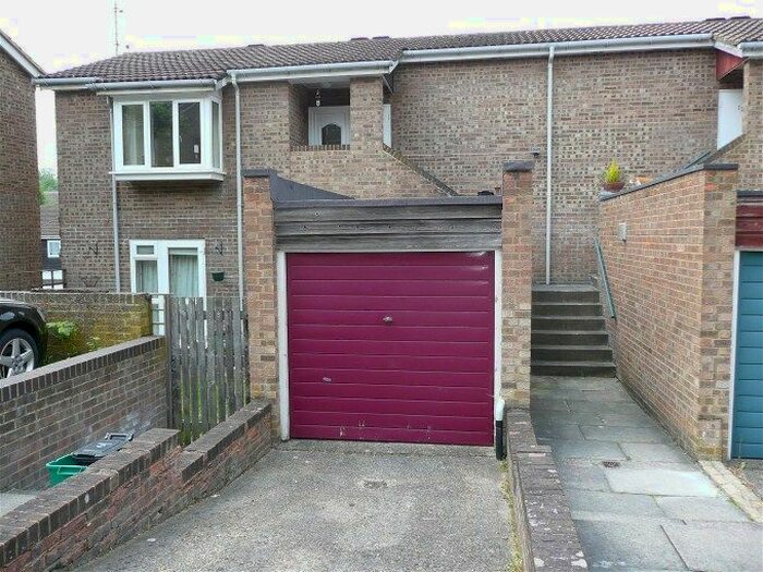 1 Bedroom Flat To Rent In Sorrel Bank, Linton Glade, Forestdale, CR0