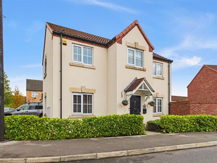 3 Bedroom Detached House For Sale In Chatsworth Drive, Elloughton, HU15