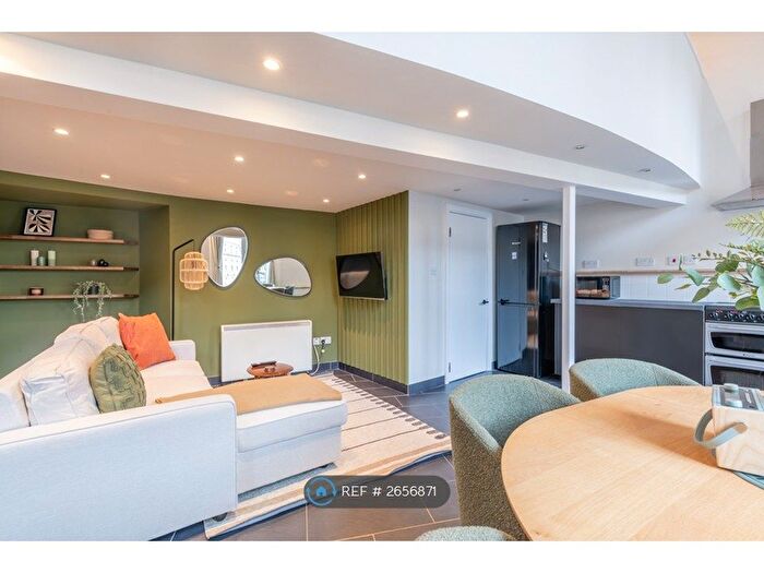1 Bedroom Flat To Rent In Watergate Buildings, Newcastle Upon Tyne, NE1