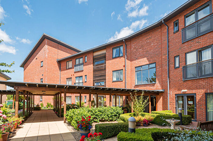 1 Bedroom Apartment For Sale In Trafalgar Road, Tewkesbury, Gloucestershire, GL20