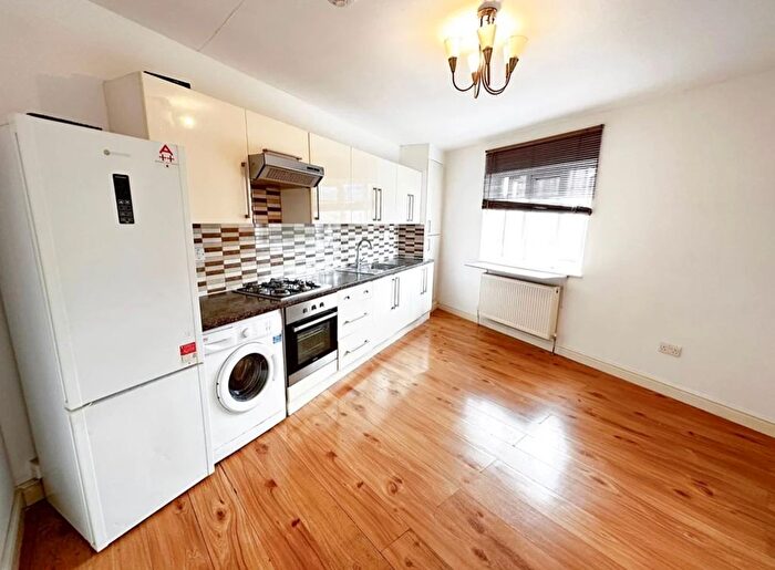 1 Bedroom Flat To Rent In Old Mill Parade Victoria Road, Essex, Hu, Uk, RM1