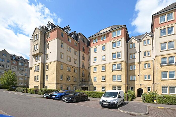 3 Bedroom Flat For Sale In Eagles View, Livingston, West Lothian, EH54