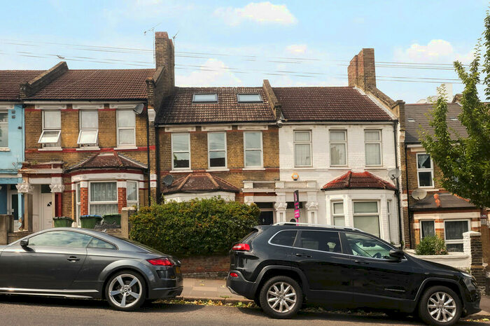 2 Bedroom Flat To Rent In Griffin Road, Plumstead, SE18