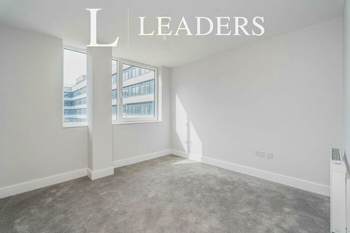 1 Bedroom Apartment To Rent In Compass Point, Southampton, SO16