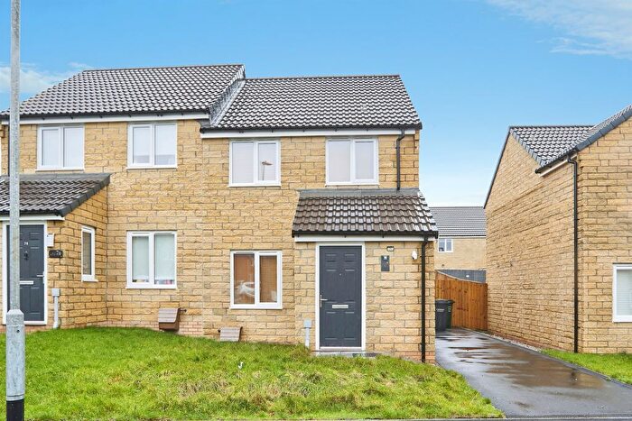 3 Bedroom Semi Detached House For Sale In Blackthorne Close, Bradford, BD2